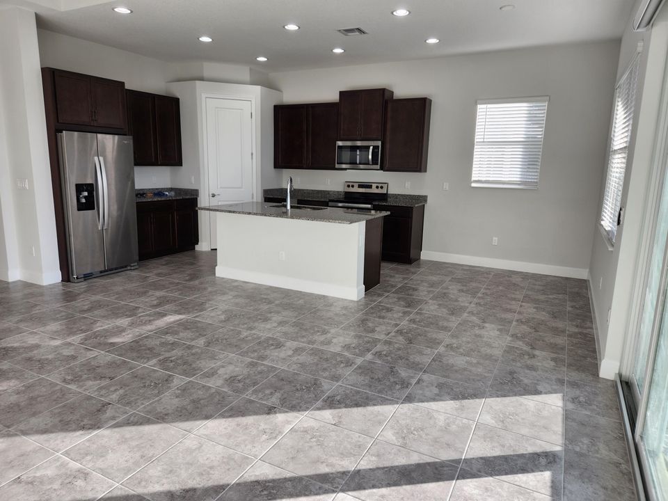 For Sale: $685,000 (3 beds, 2 baths, 2305 Square Feet)