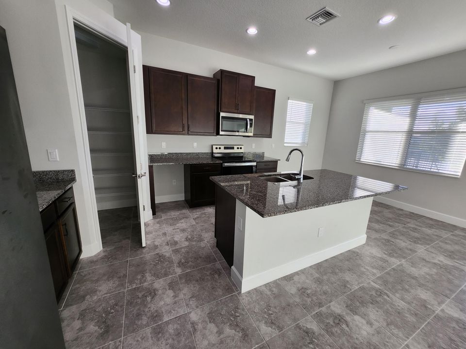 For Sale: $685,000 (3 beds, 2 baths, 2305 Square Feet)