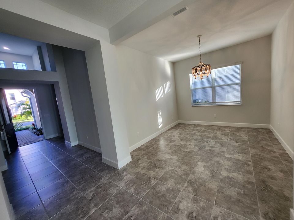 For Sale: $685,000 (3 beds, 2 baths, 2305 Square Feet)