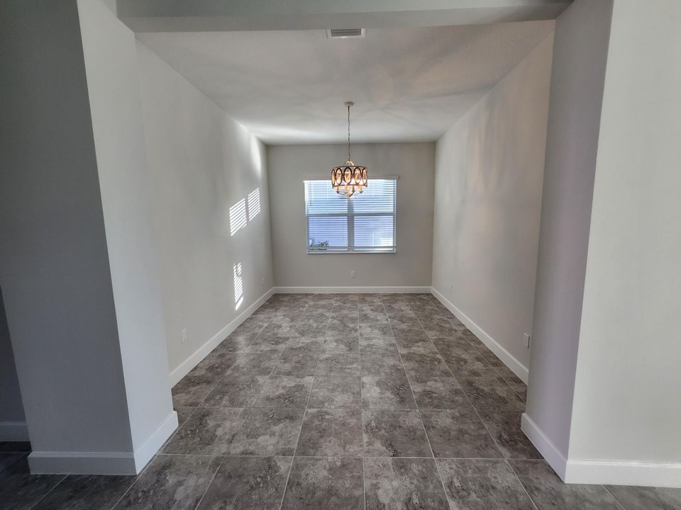 For Sale: $685,000 (3 beds, 2 baths, 2305 Square Feet)