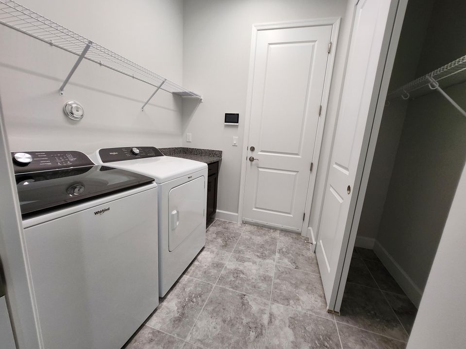 For Sale: $685,000 (3 beds, 2 baths, 2305 Square Feet)