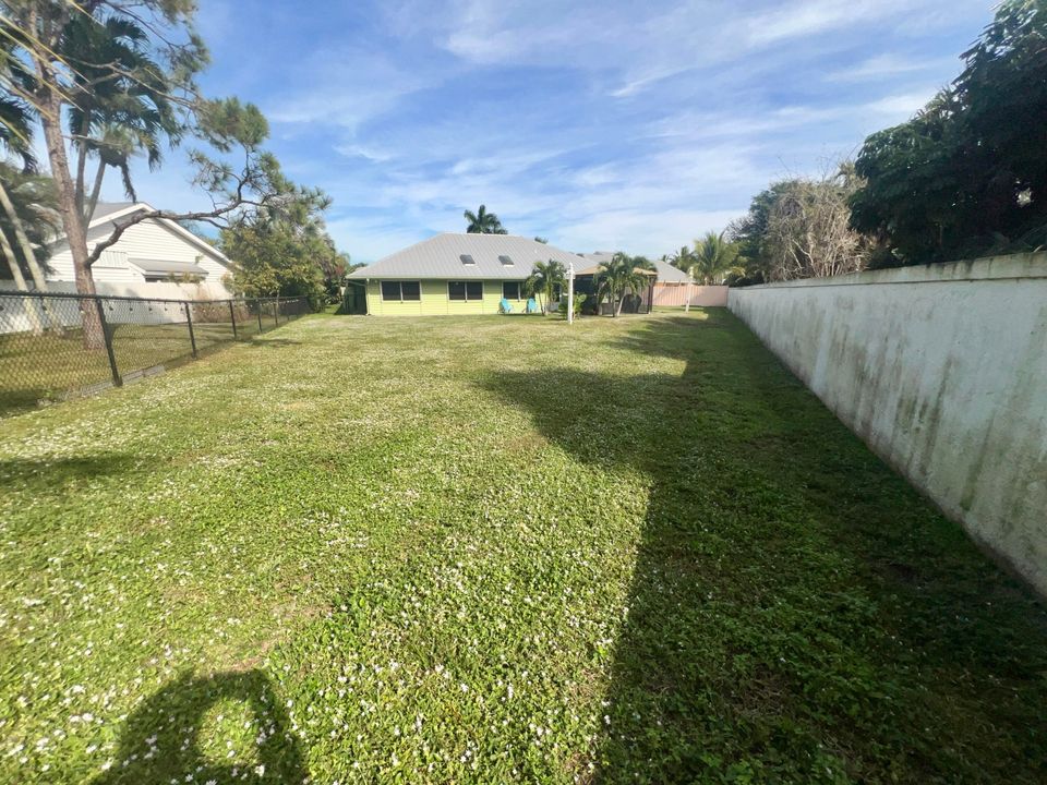 For Sale: $625,000 (3 beds, 2 baths, 1915 Square Feet)