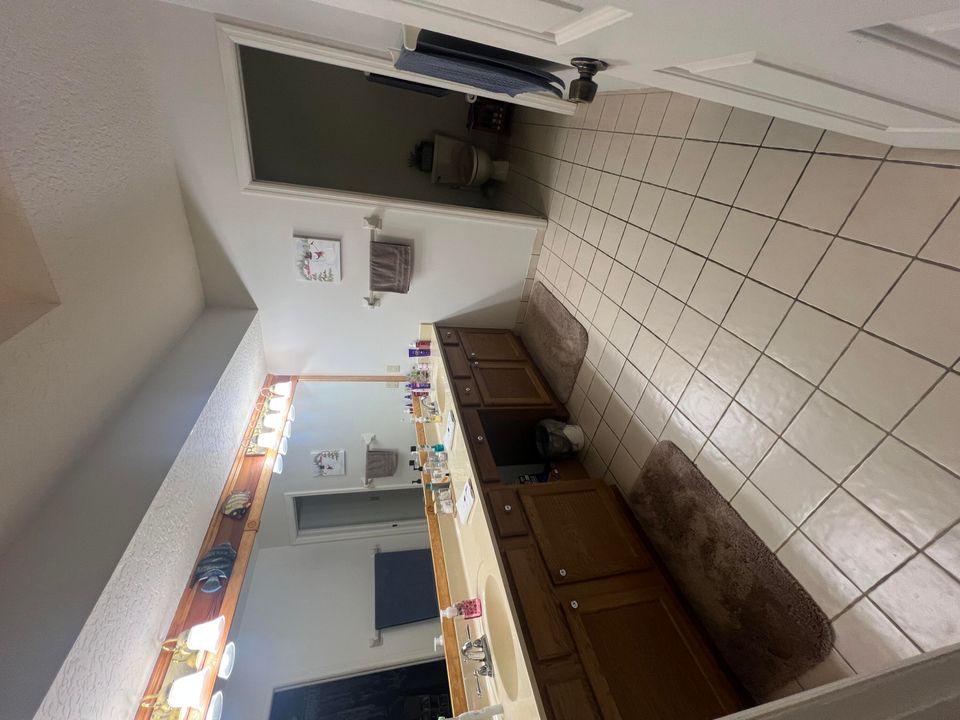 For Sale: $625,000 (3 beds, 2 baths, 1915 Square Feet)