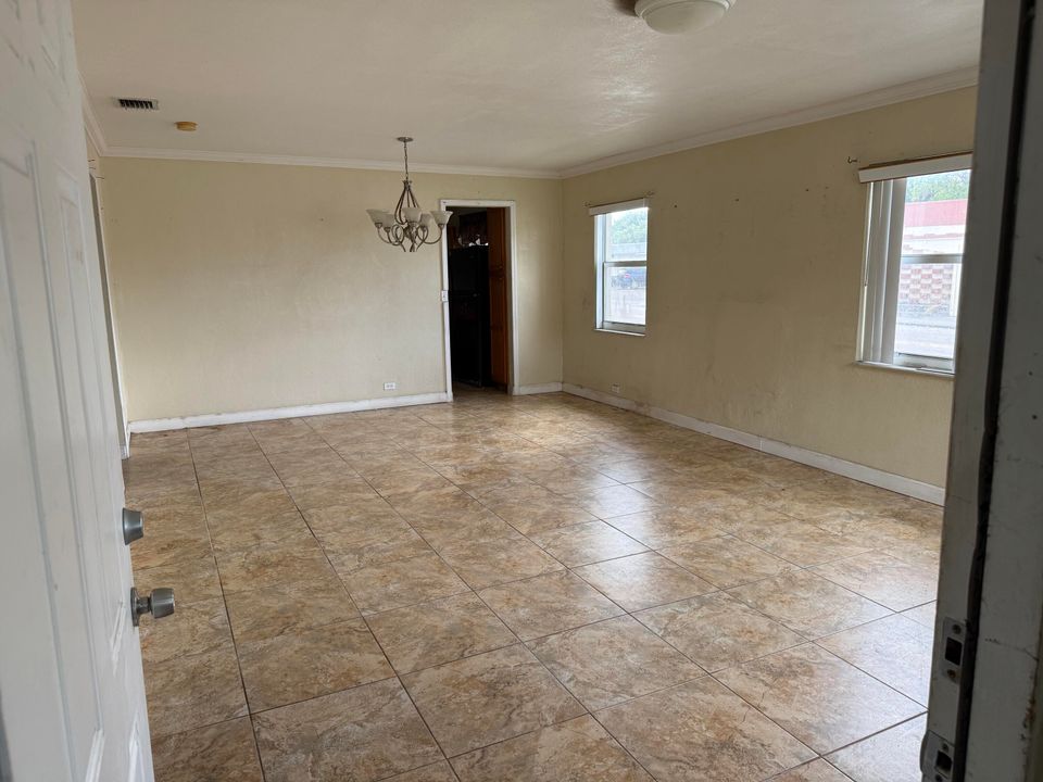 For Sale: $299,000 (0 beds, 0 baths, 1050 Square Feet)