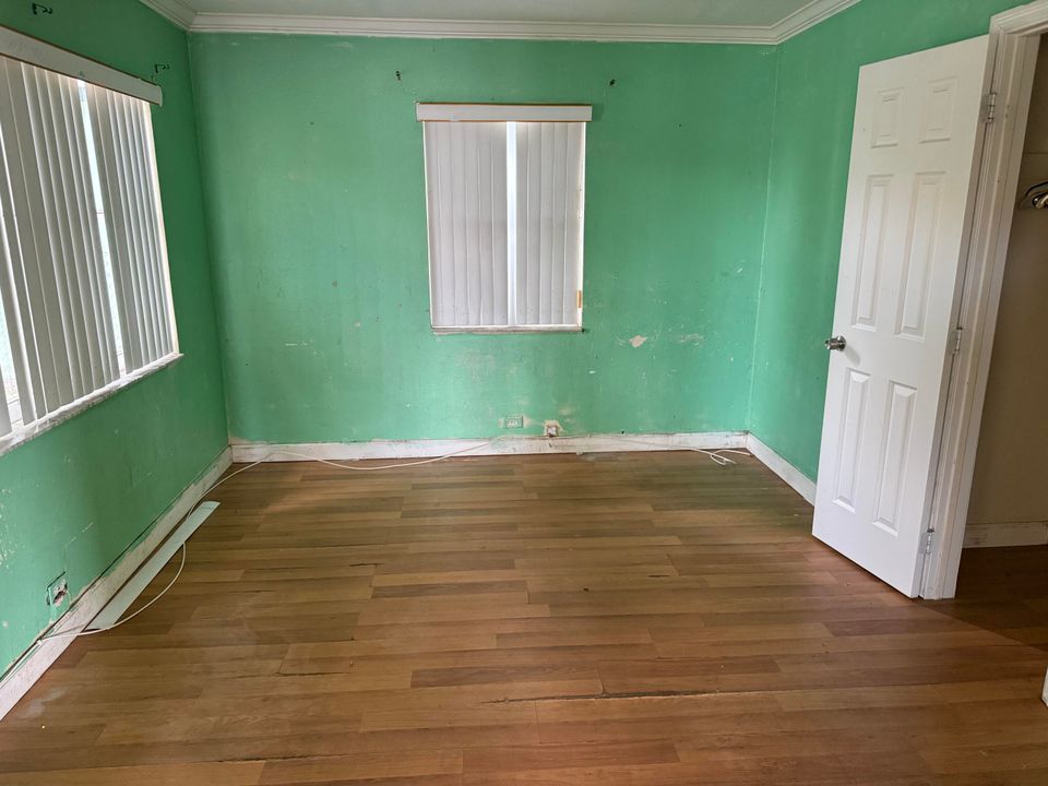 For Sale: $299,000 (0 beds, 0 baths, 1050 Square Feet)