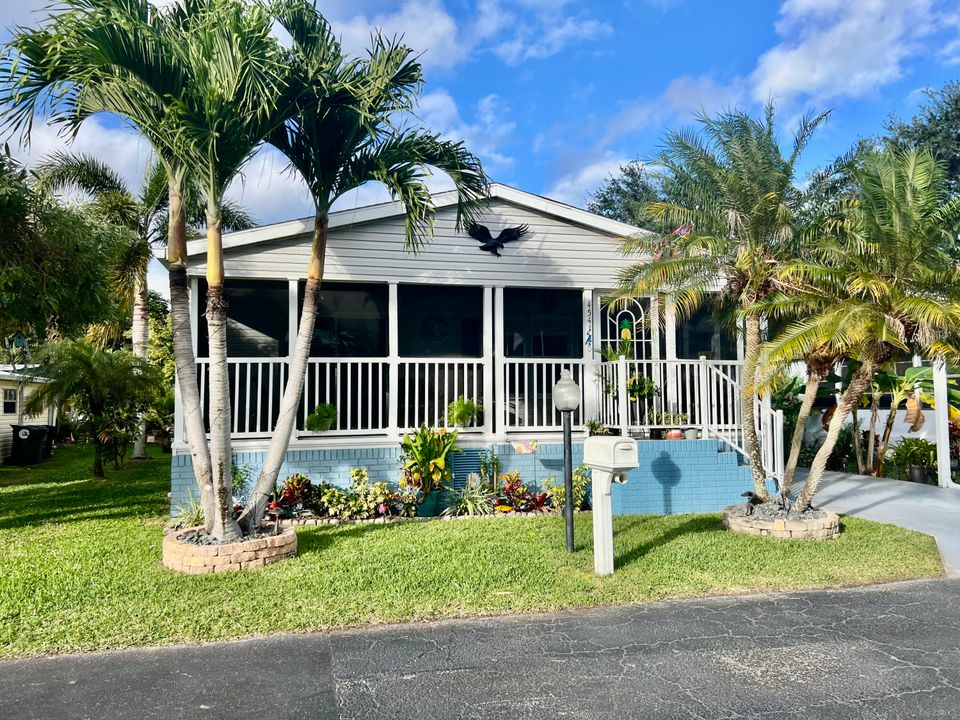 For Sale: $130,000 (2 beds, 2 baths, 1410 Square Feet)