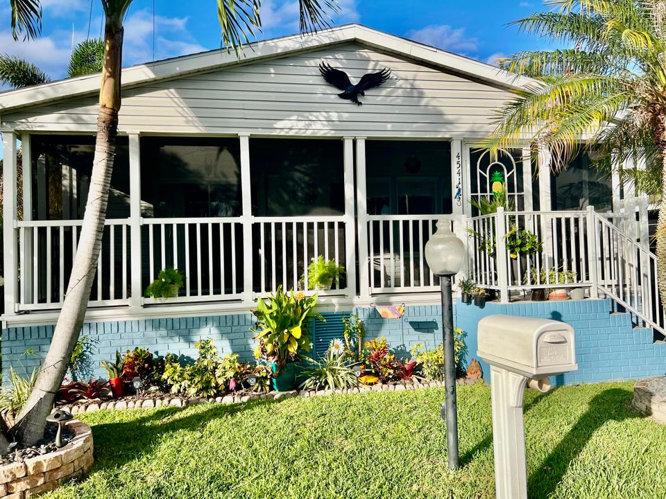 For Sale: $130,000 (2 beds, 2 baths, 1410 Square Feet)