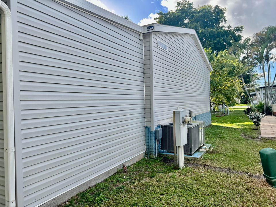 For Sale: $130,000 (2 beds, 2 baths, 1410 Square Feet)