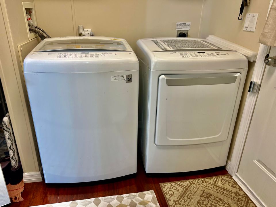 For Sale: $130,000 (2 beds, 2 baths, 1410 Square Feet)