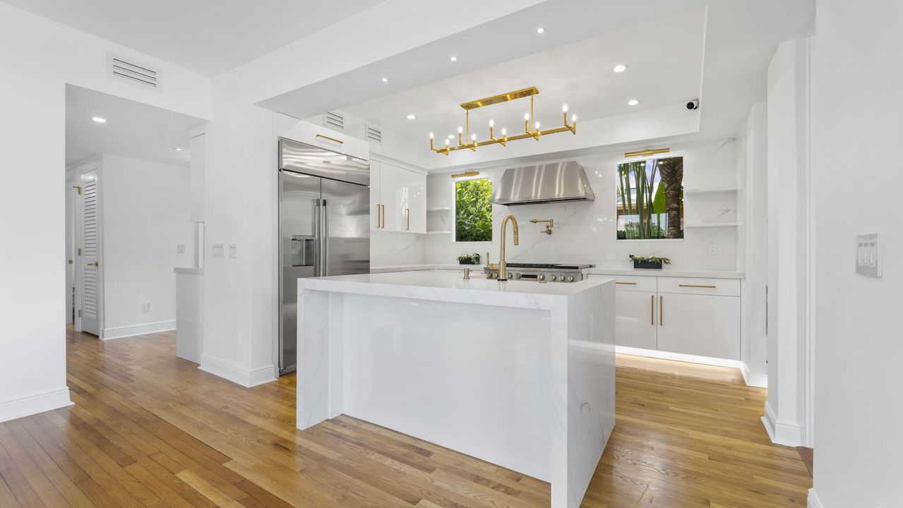 En Venta: $1,897,000 (3 camas, 3 baños, 2815 Pies cuadrados)