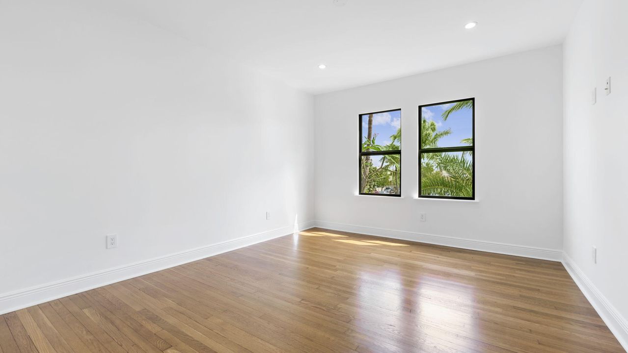 En Venta: $1,897,000 (3 camas, 3 baños, 2815 Pies cuadrados)