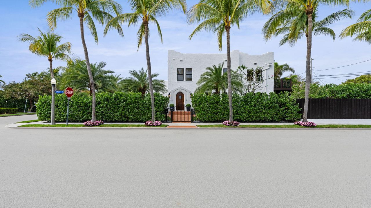 En Venta: $1,897,000 (3 camas, 3 baños, 2815 Pies cuadrados)