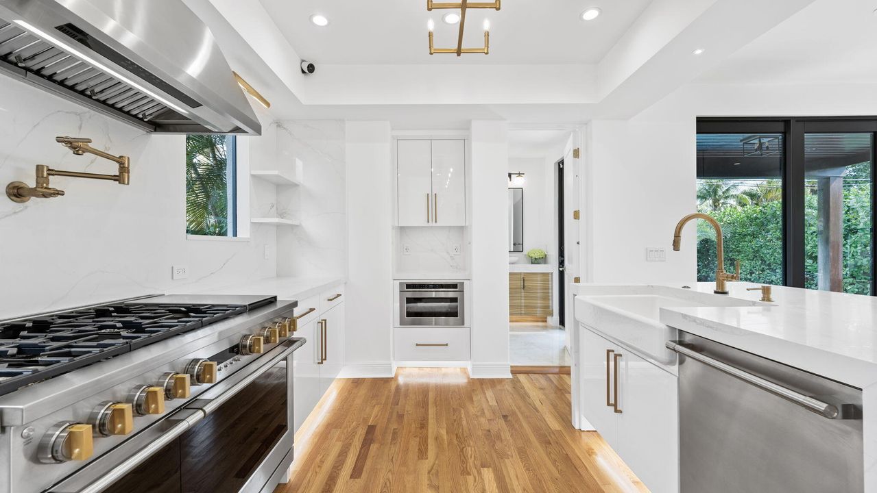 En Venta: $1,897,000 (3 camas, 3 baños, 2815 Pies cuadrados)