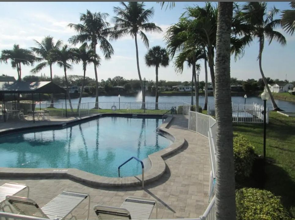 For Sale: $130,000 (2 beds, 2 baths, 1410 Square Feet)