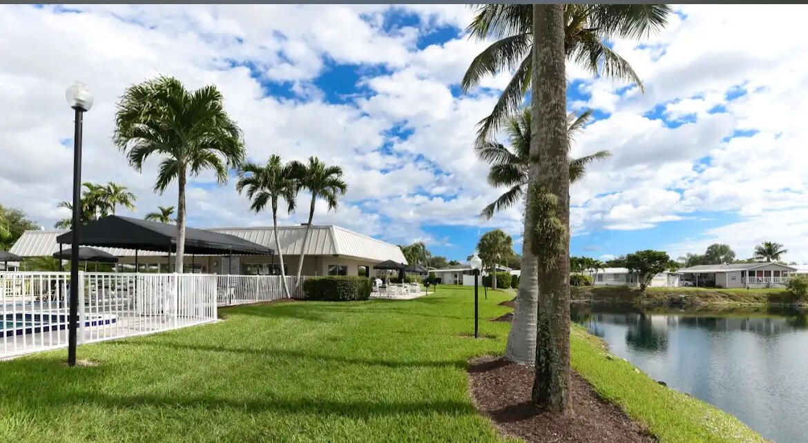 For Sale: $130,000 (2 beds, 2 baths, 1410 Square Feet)