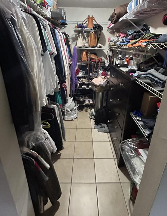 For Sale: $55,800 (1 beds, 1 baths, 806 Square Feet)