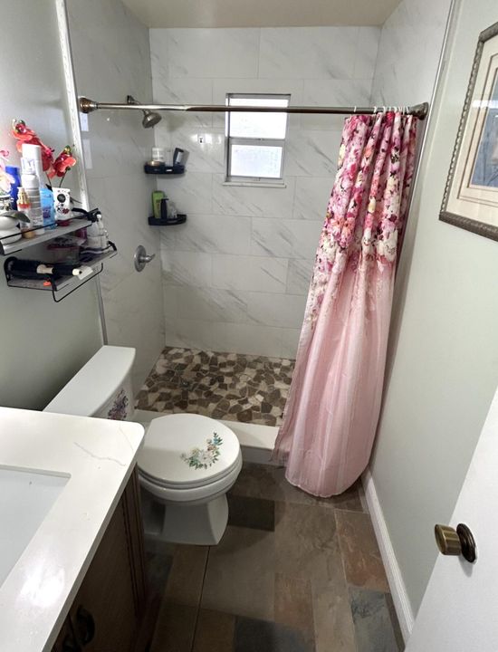 For Sale: $55,800 (1 beds, 1 baths, 806 Square Feet)