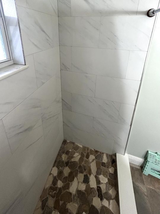 For Sale: $55,800 (1 beds, 1 baths, 806 Square Feet)