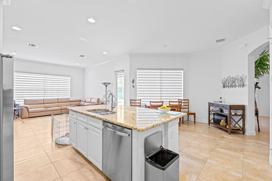 For Sale: $1,165,000 (4 beds, 3 baths, 2972 Square Feet)