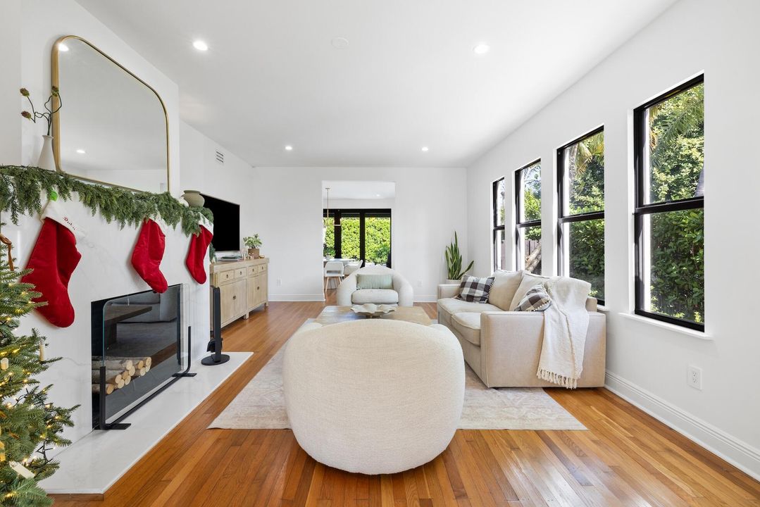 En Venta: $1,897,000 (3 camas, 3 baños, 2815 Pies cuadrados)