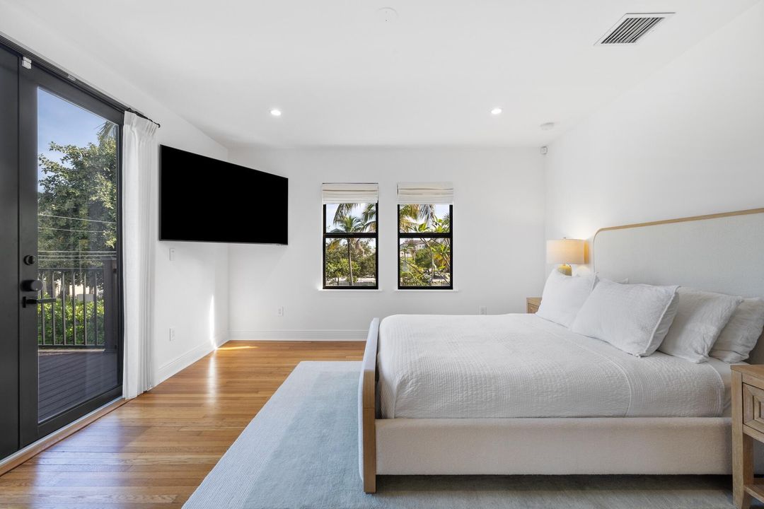 En Venta: $1,897,000 (3 camas, 3 baños, 2815 Pies cuadrados)