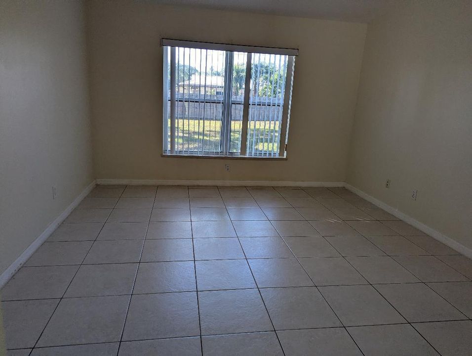 For Rent: $2,550 (3 beds, 2 baths, 1658 Square Feet)