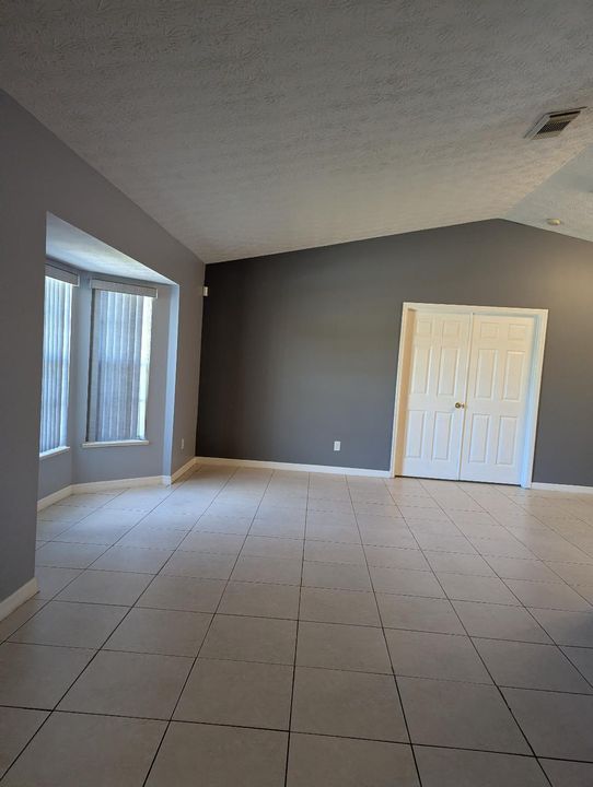 For Rent: $2,550 (3 beds, 2 baths, 1658 Square Feet)