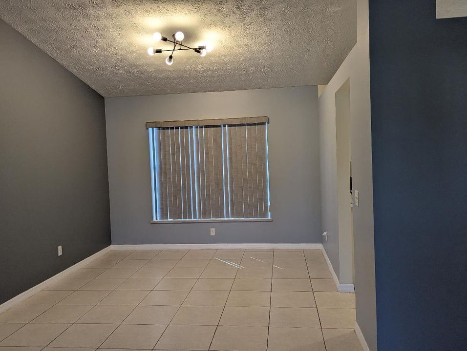 For Rent: $2,550 (3 beds, 2 baths, 1658 Square Feet)