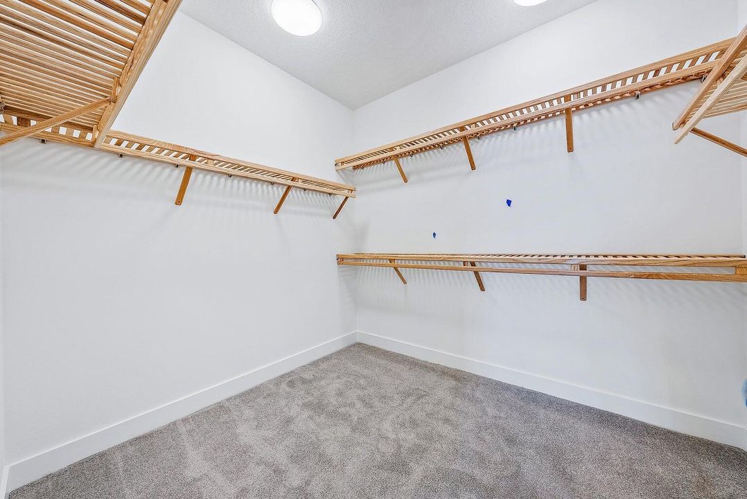 En Renta: $5,500 (4 camas, 3 baños, 2750 Pies cuadrados)