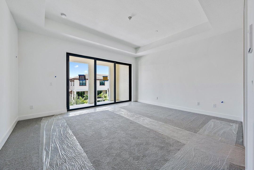 En Renta: $5,500 (4 camas, 3 baños, 2750 Pies cuadrados)