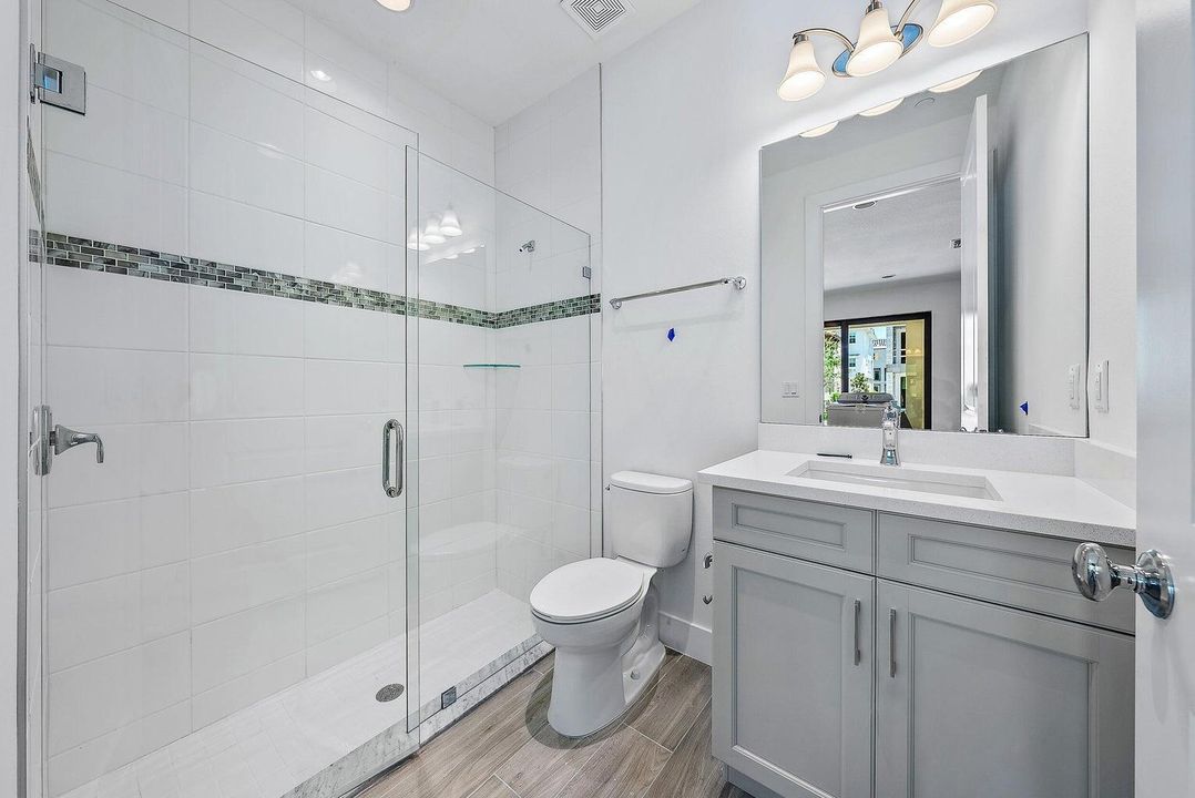 En Renta: $5,500 (4 camas, 3 baños, 2750 Pies cuadrados)