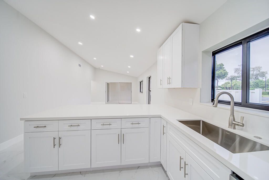 待售: $389,000 (2 贝兹, 2 浴室, 1100 平方英尺)