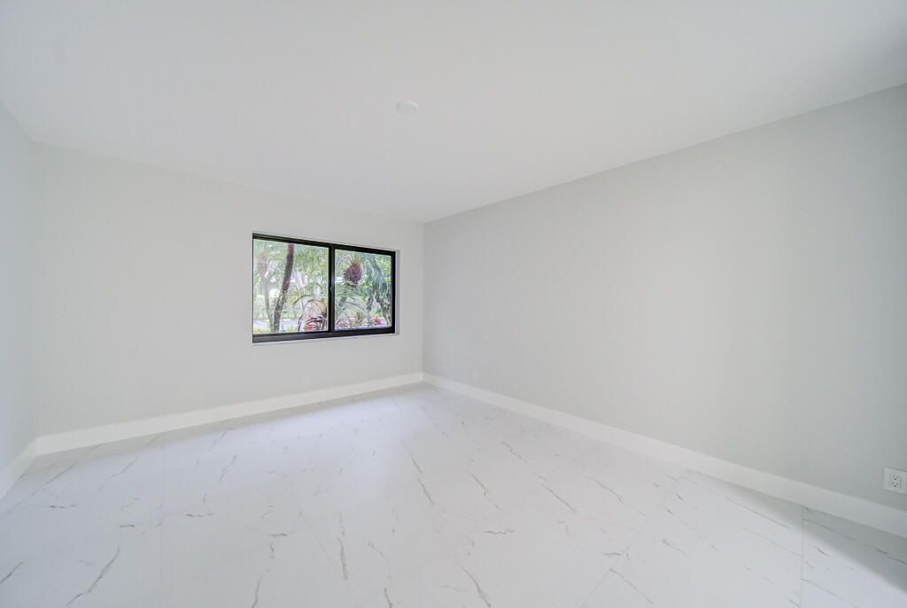 待售: $389,000 (2 贝兹, 2 浴室, 1100 平方英尺)