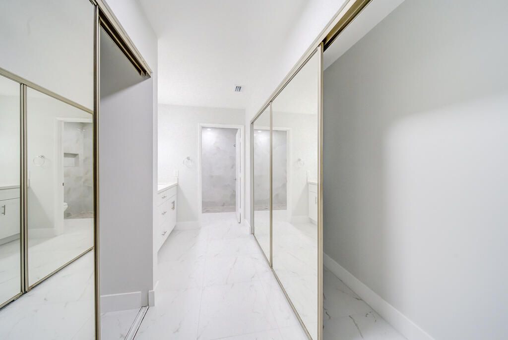 待售: $389,000 (2 贝兹, 2 浴室, 1100 平方英尺)