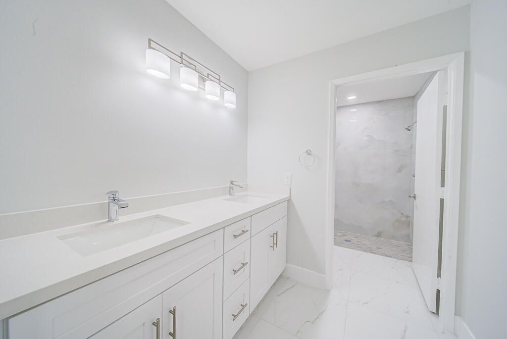 待售: $389,000 (2 贝兹, 2 浴室, 1100 平方英尺)