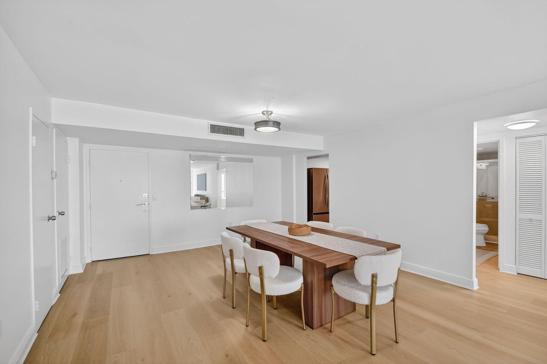 出租: $11,500 (2 贝兹, 2 浴室, 1402 平方英尺)