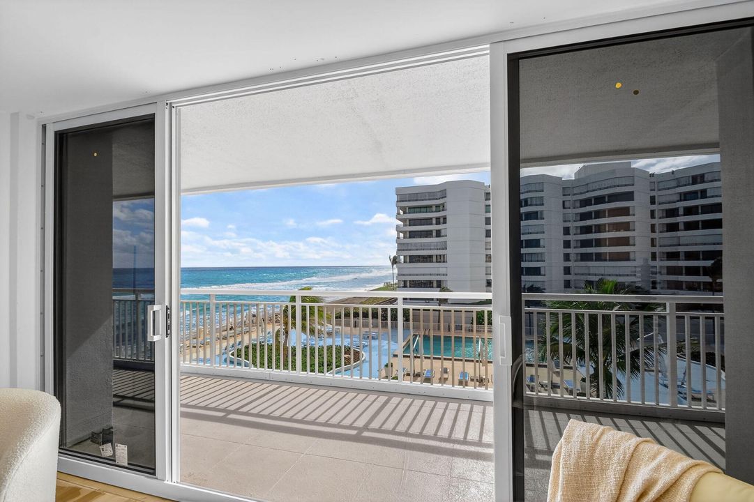 出租: $11,500 (2 贝兹, 2 浴室, 1402 平方英尺)