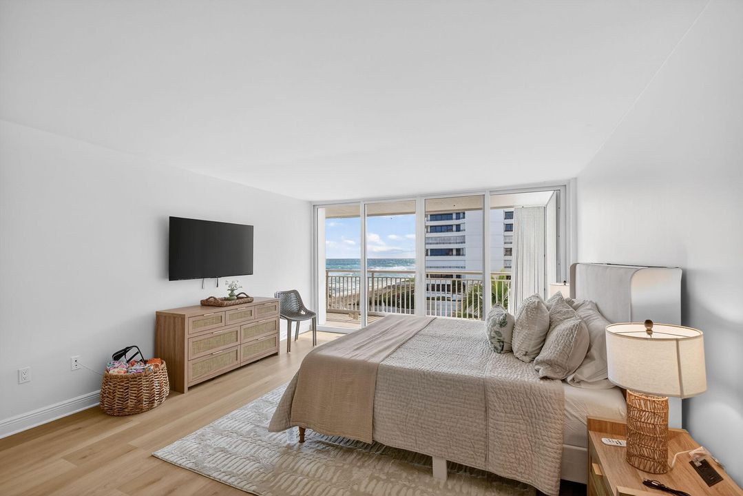 出租: $11,500 (2 贝兹, 2 浴室, 1402 平方英尺)