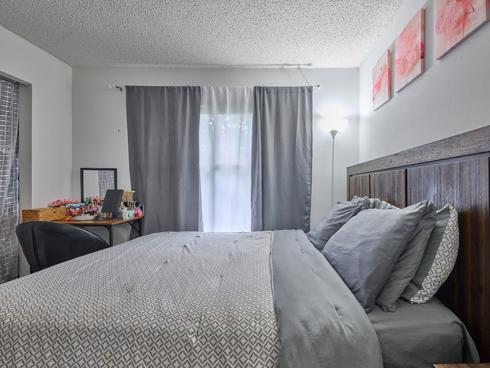 На продажу: $302,000 (3 спален, 2 ванн, 1298 Квадратных фут)