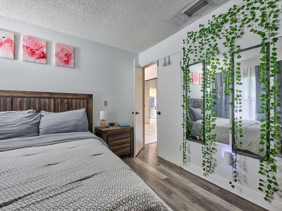 На продажу: $302,000 (3 спален, 2 ванн, 1298 Квадратных фут)