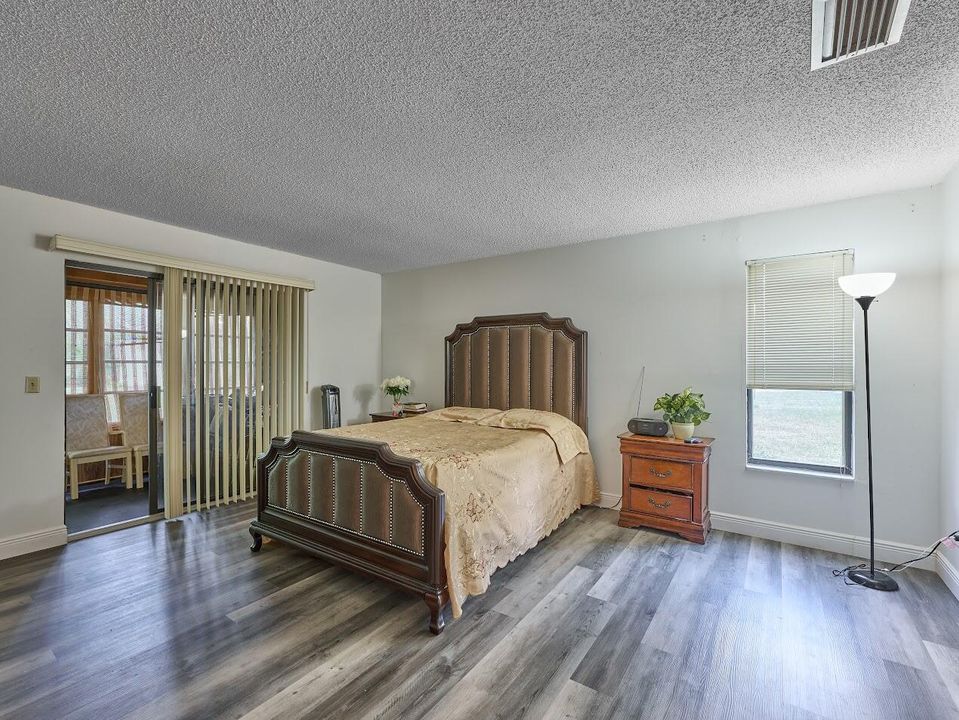 На продажу: $302,000 (3 спален, 2 ванн, 1298 Квадратных фут)