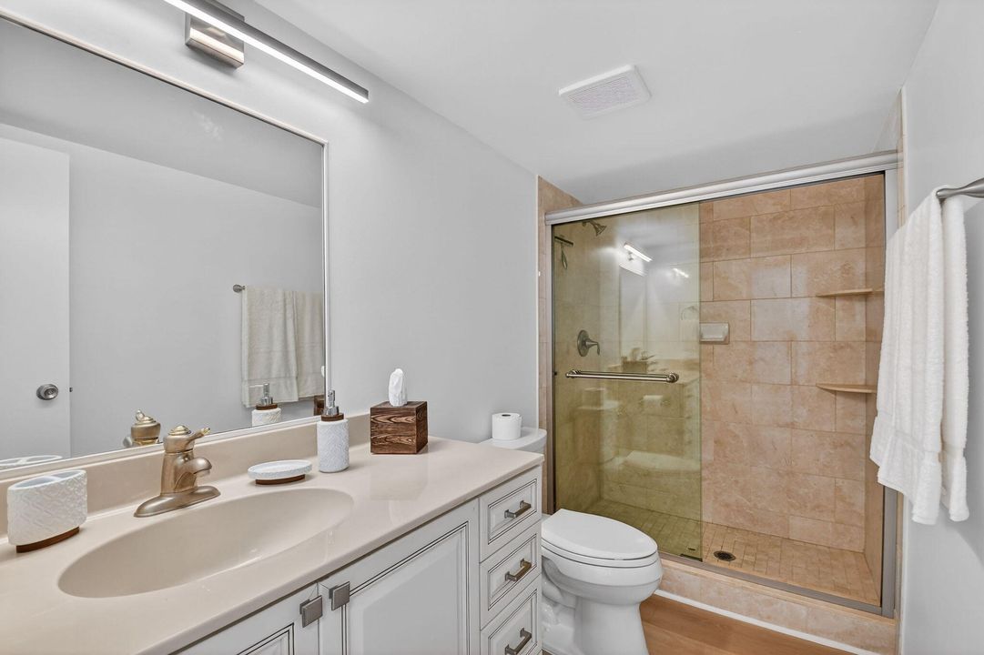 出租: $11,500 (2 贝兹, 2 浴室, 1402 平方英尺)