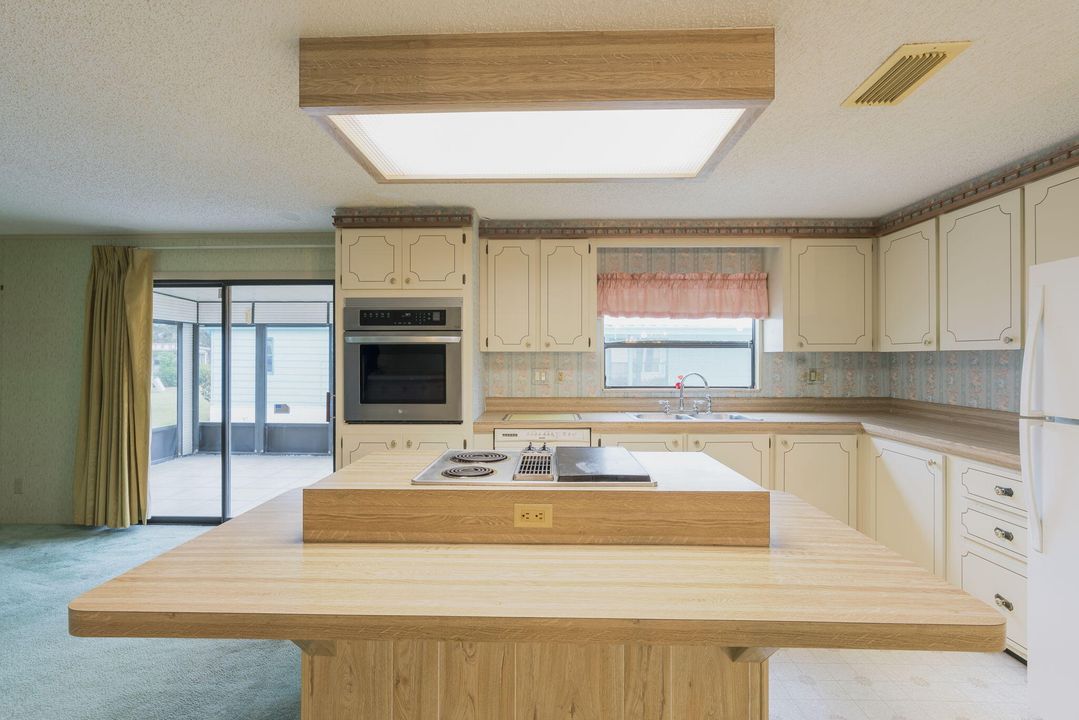 На продажу: $150,000 (2 спален, 2 ванн, 1468 Квадратных фут)