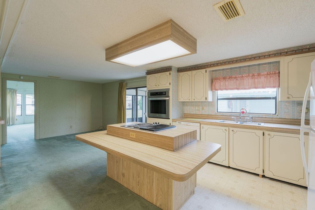 На продажу: $150,000 (2 спален, 2 ванн, 1468 Квадратных фут)