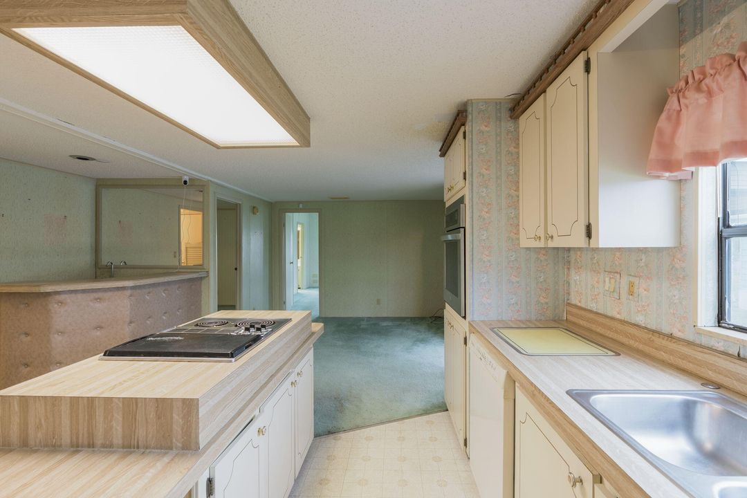 На продажу: $150,000 (2 спален, 2 ванн, 1468 Квадратных фут)