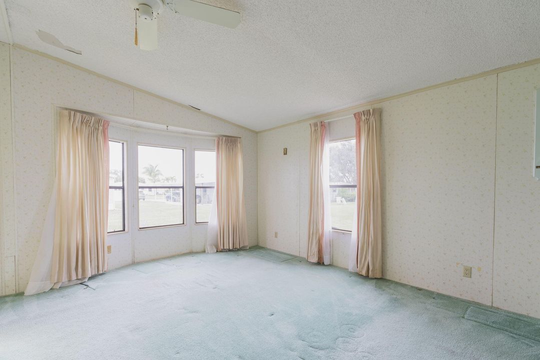 На продажу: $150,000 (2 спален, 2 ванн, 1468 Квадратных фут)