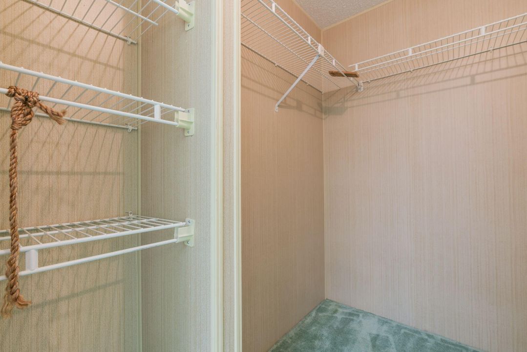 На продажу: $150,000 (2 спален, 2 ванн, 1468 Квадратных фут)