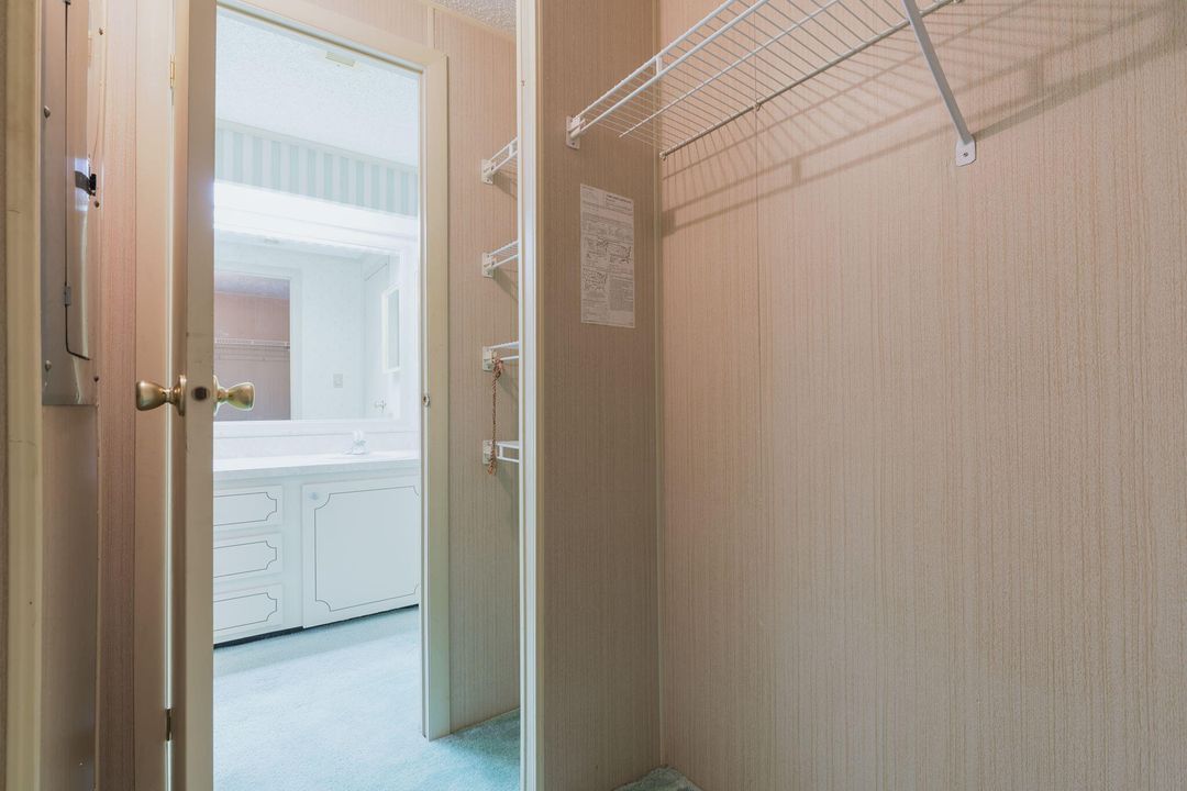 На продажу: $150,000 (2 спален, 2 ванн, 1468 Квадратных фут)