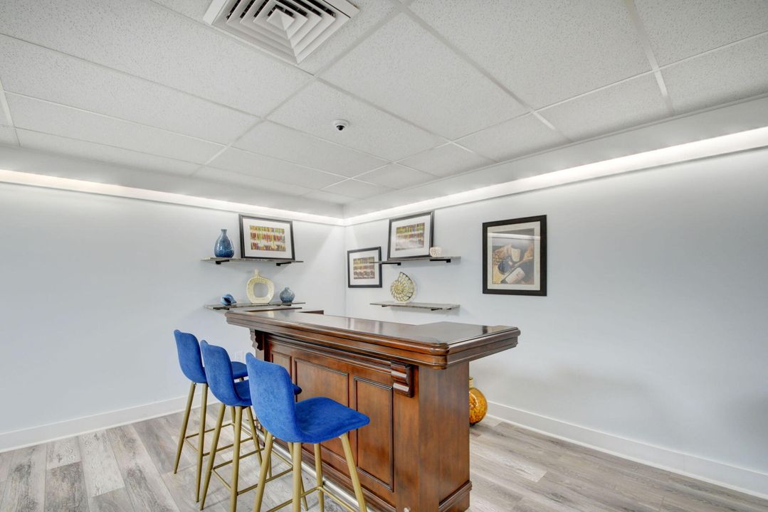 出租: $11,500 (2 贝兹, 2 浴室, 1402 平方英尺)