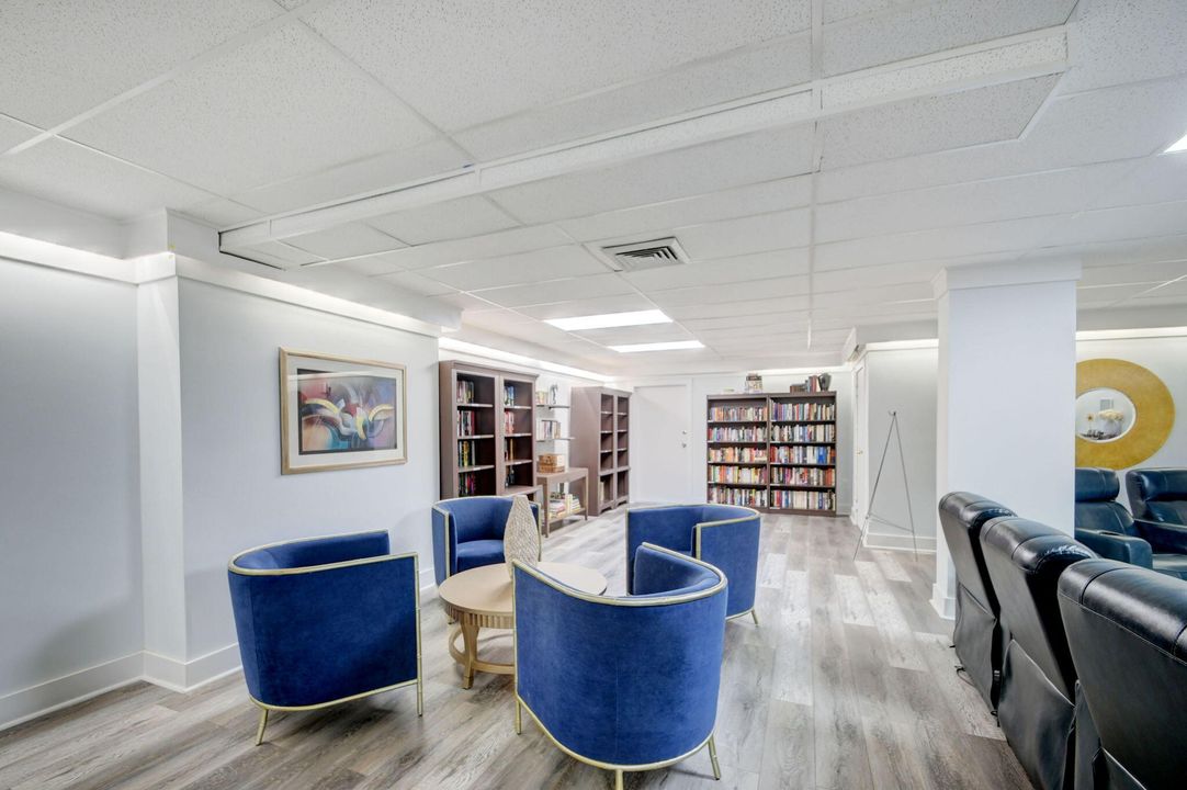 出租: $11,500 (2 贝兹, 2 浴室, 1402 平方英尺)